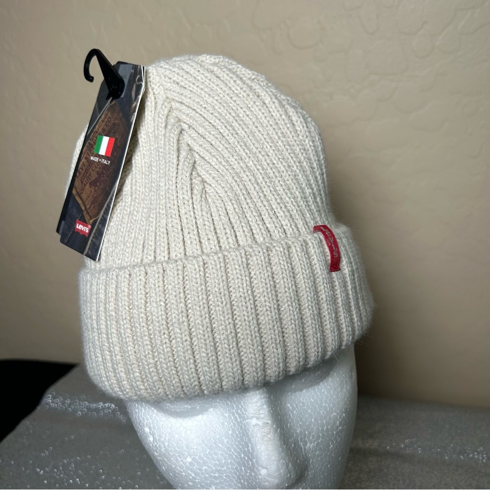 Levi's Cream Beige Knit Beanie New w/ tags made in Italy street wear winter hat
